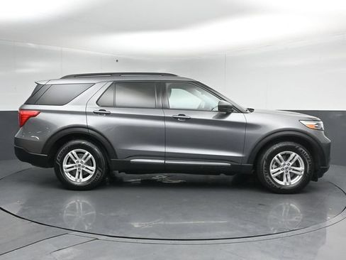 Certified 2021 Ford Explorer XLT w/ Equipment Group 202A AWD/4WD image 8
