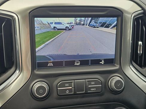 Used 2022 Chevrolet Silverado 1500 LTZ w/ LTZ Premium Package AWD/4WD image 32