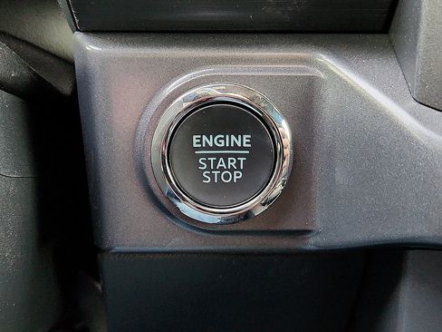 Used 2025 Ford F150 XLT w/ Equipment Group 302A MID image 10