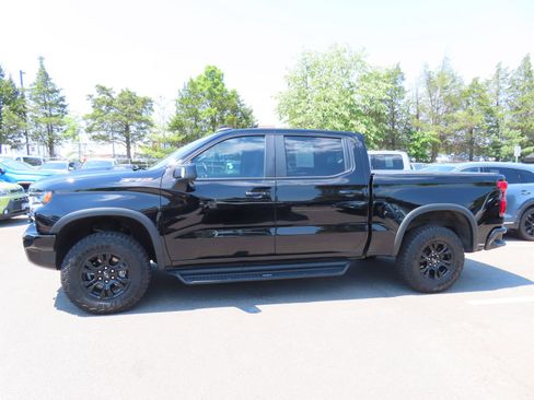 Used 2022 Chevrolet Silverado 1500 ZR2 w/ Technology Package AWD/4WD image 7