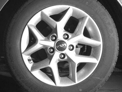 Used 2025 Kia Soul LX w/ LX Technology Package FWD image 14