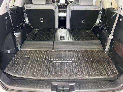 Certified 2021 Toyota Highlander XLE image 63