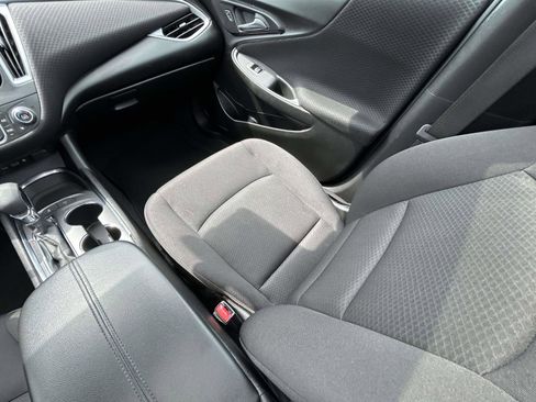 Used 2024 Chevrolet Malibu LT FWD image 15