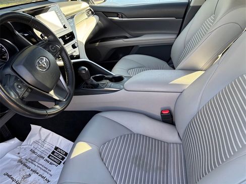 Certified 2023 Toyota Camry SE image 9