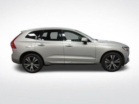Used 2023 Volvo XC60 B5 Plus AWD/4WD image 30