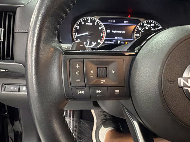 Used 2024 Nissan Pathfinder SL w/ Black Appearance Package AWD/4WD image 26