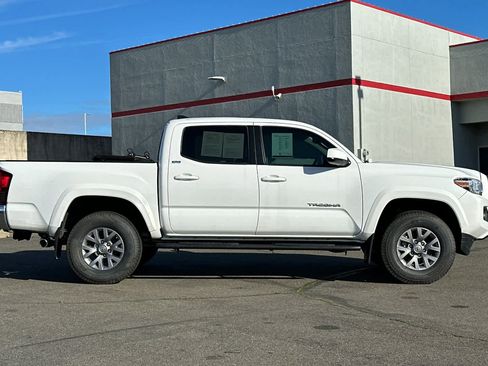 Used 2019 Toyota Tacoma SR5 image 6
