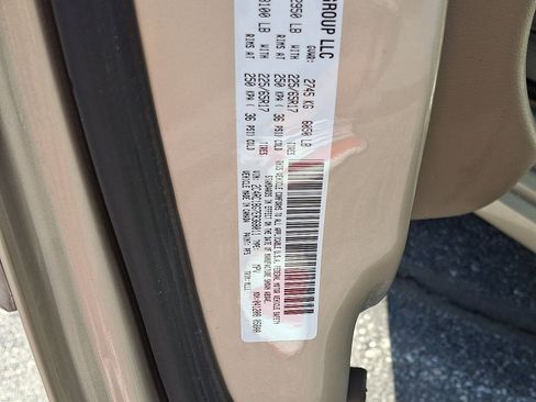 Used 2014 Chrysler Town & Country Touring image 25