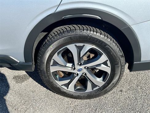 Used 2022 Subaru Outback Limited image 23