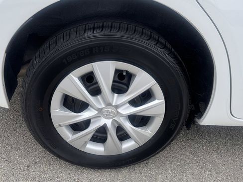 Used 2016 Toyota Corolla L image 12