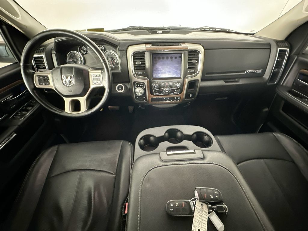 Used 2018 RAM 1500 Laramie w/ Convenience Group AWD/4WD image 10