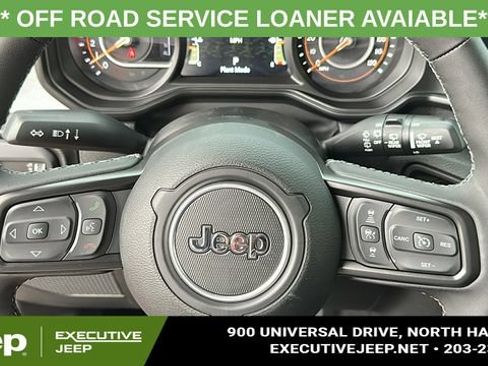 Used 2025 Jeep Wrangler Unlimited Sport AWD/4WD image 12