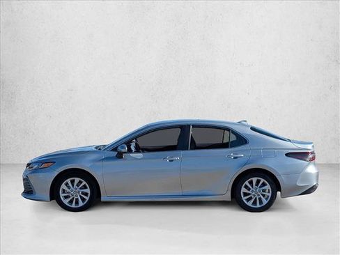 Used 2024 Toyota Camry LE image 9