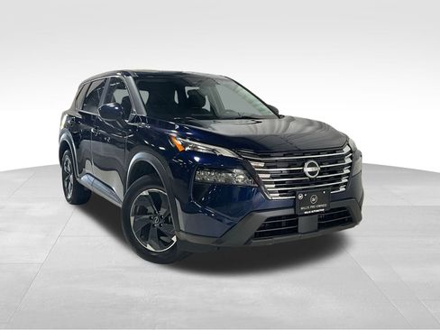 Used 2024 Nissan Rogue SV image 1