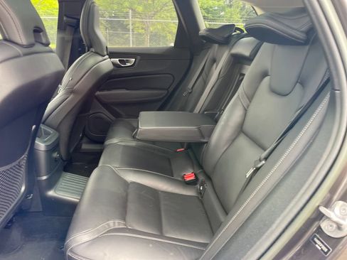 Used 2023 Volvo XC60 T8 Ultimate AWD/4WD image 11
