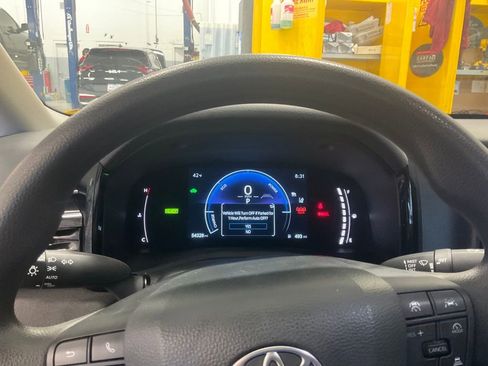 Used 2025 Toyota Camry LE FWD image 17