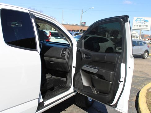 Used 2021 Chevrolet Colorado LT w/ Fleet Safety Package RWD image 10