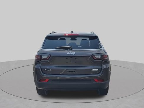 Used 2022 Jeep Compass Latitude w/ Sun and Sound Group AWD/4WD image 9