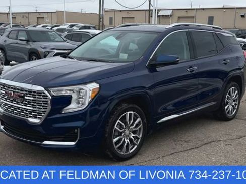Used 2022 GMC Terrain Denali w/ Denali Premium Package image 4
