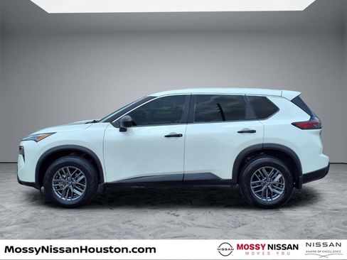 Used 2025 Nissan Rogue S FWD image 5