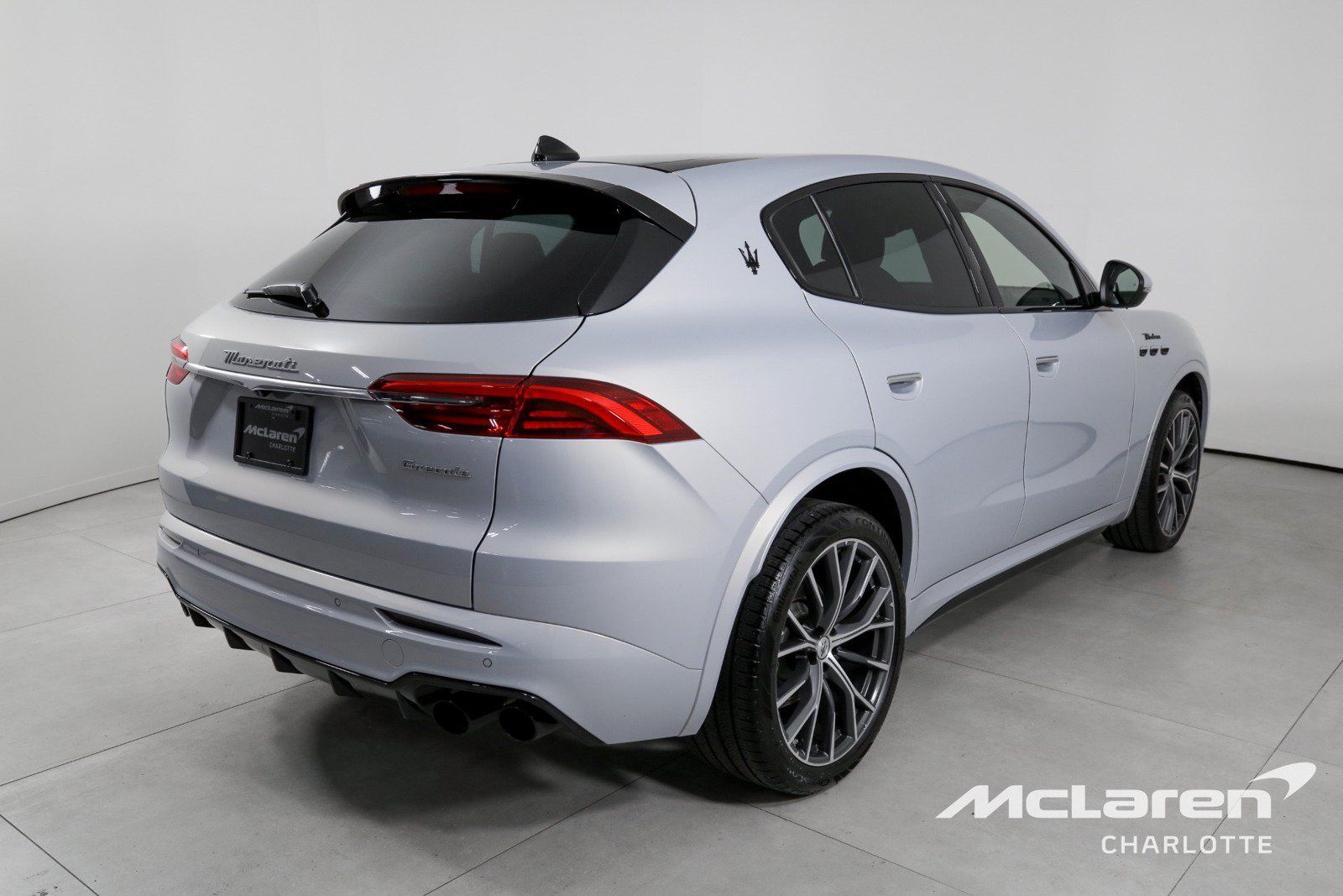 Used 2023 Maserati Grecale Modena AWD/4WD image 8
