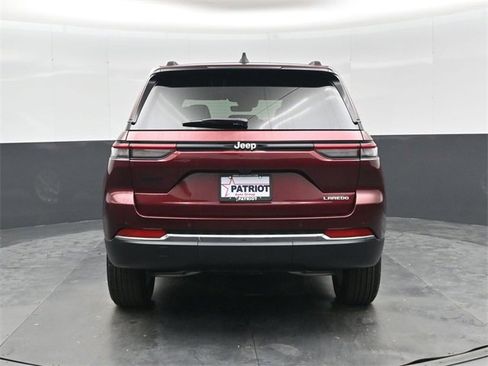 New 2025 Jeep Grand Cherokee Laredo image 5