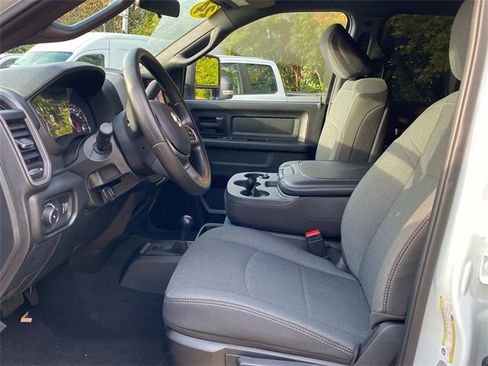 Used 2024 RAM 3500 Tradesman w/ Chrome Appearance Group image 11