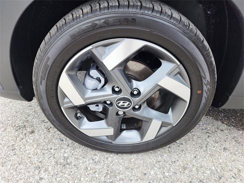 New 2025 Hyundai Venue Limited image 31