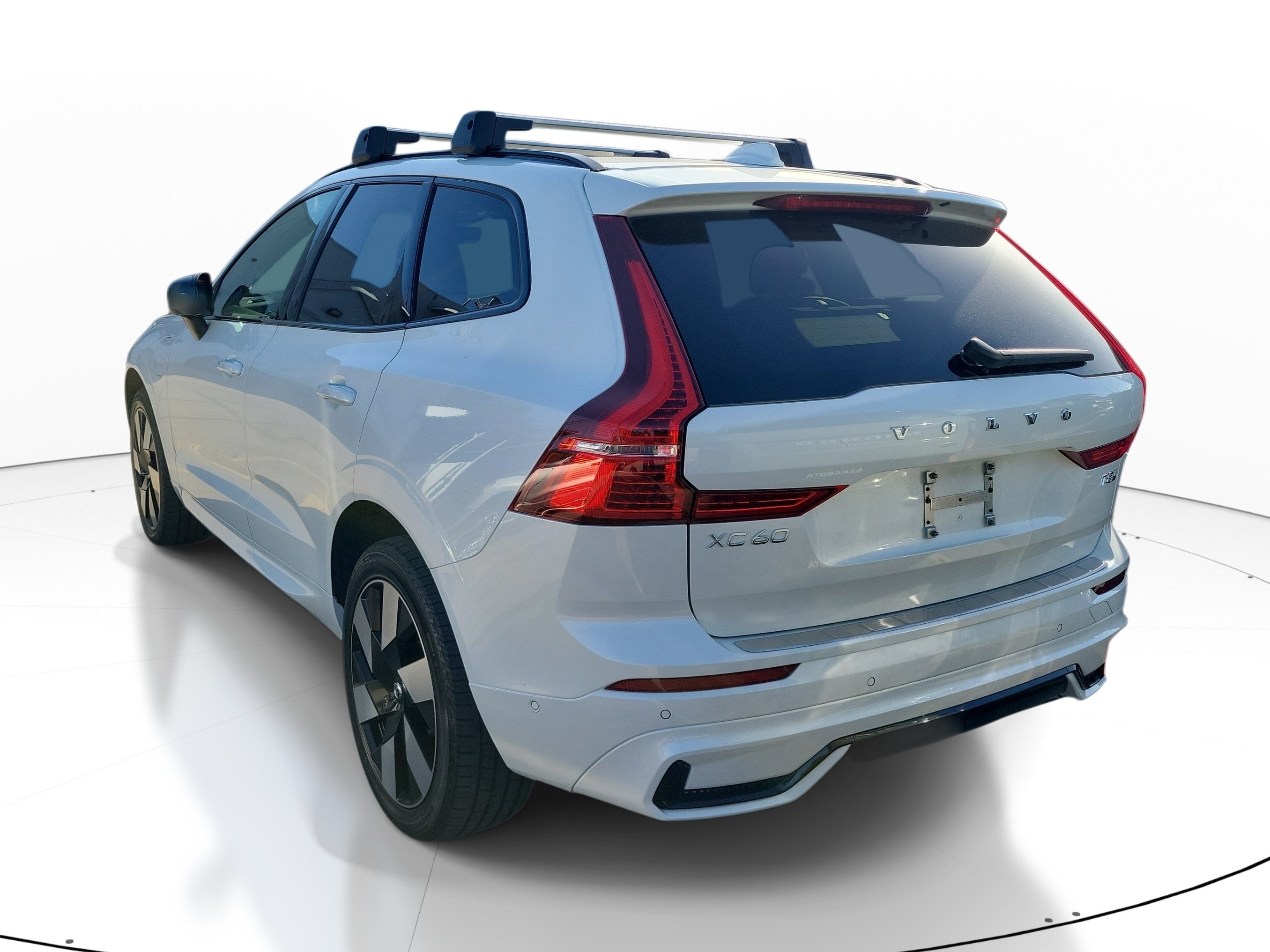 Used 2025 Volvo XC60 T8 Plus w/ Protection Package Premier AWD/4WD image 7