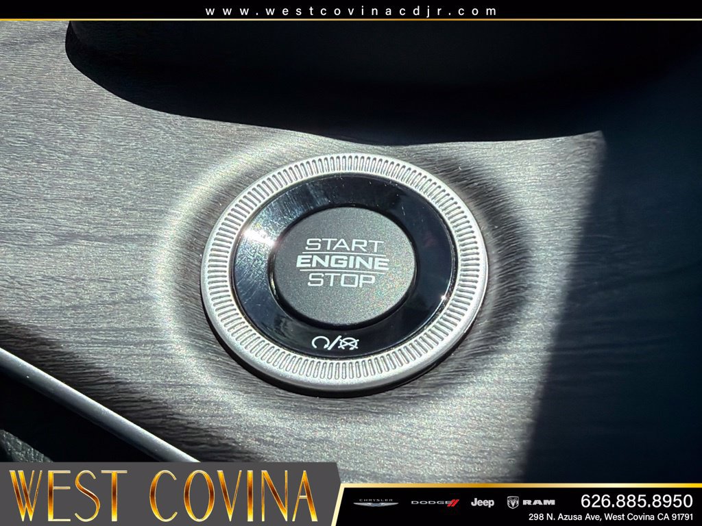 Used 2023 Jeep Grand Cherokee Limited RWD image 29