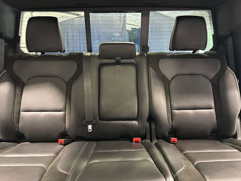 Used 2023 RAM 1500 Laramie AWD/4WD image 39