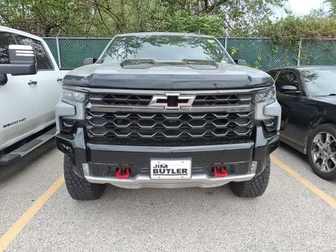 Used 2024 Chevrolet Silverado 1500 ZR2 w/ Technology Package image 2