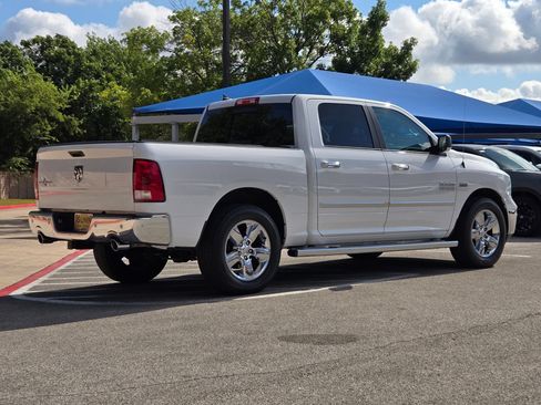 Used 2015 RAM 1500 Lone Star RWD image 3