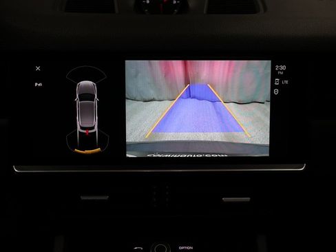 Used 2022 Porsche Cayenne Base image 27