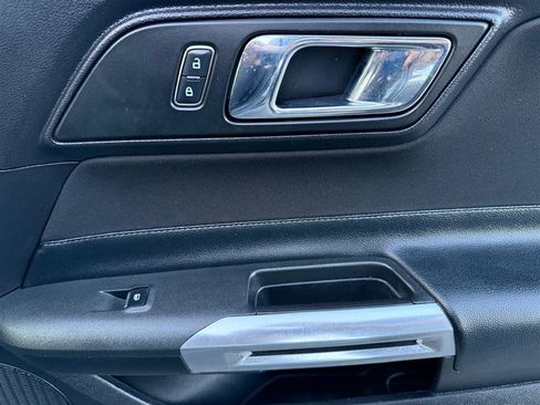 Used 2017 Ford Mustang Coupe RWD image 16