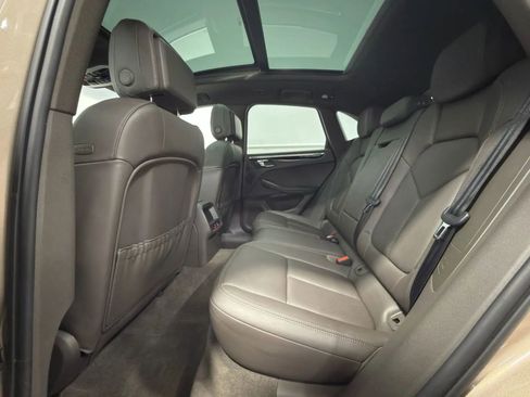 Used 2015 Porsche Macan S w/ Premium Package Plus image 28