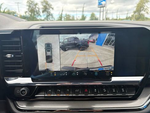 Used 2022 Chevrolet Silverado 1500 ZR2 w/ Technology Package AWD/4WD image 14