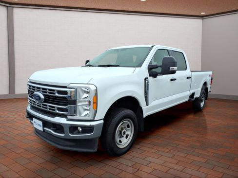 Used 2023 Ford F350 XLT w/ 360-Degree Camera Package image 4