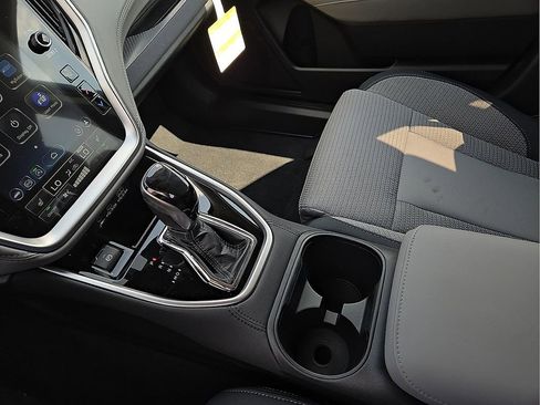 Used 2025 Subaru Outback Premium image 21