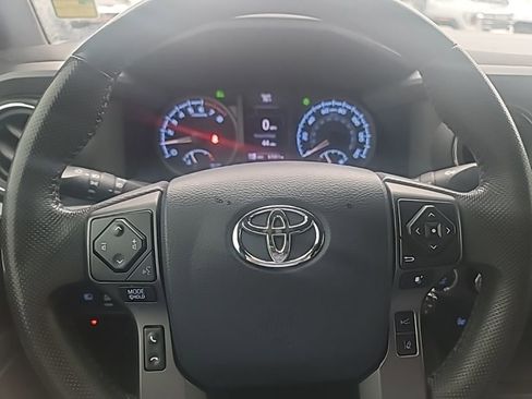 Used 2020 Toyota Tacoma TRD Sport w/ Technology Package image 17