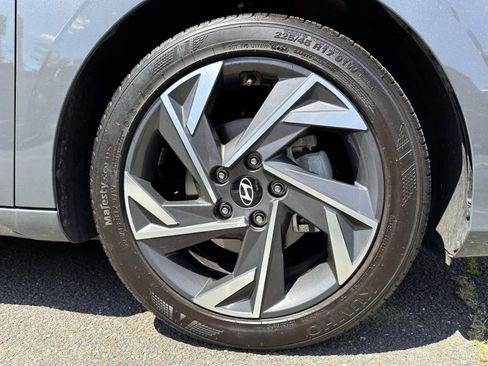 Used 2025 Hyundai Elantra Sport FWD image 6