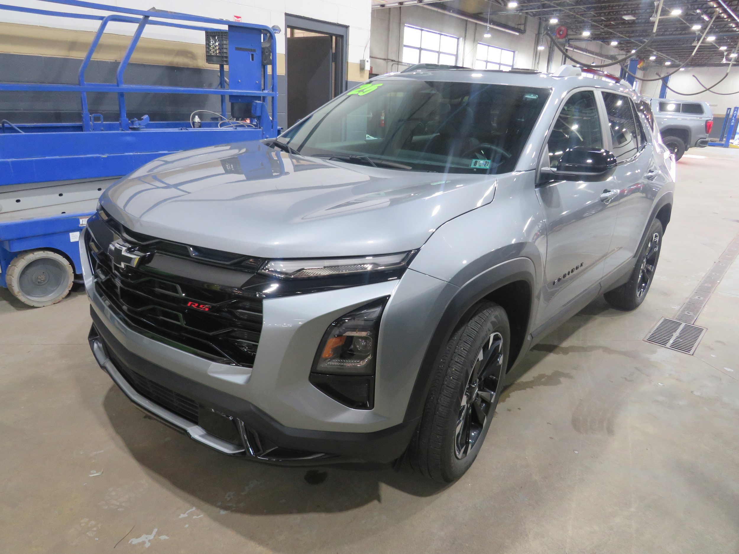 Used 2025 Chevrolet Equinox RS AWD/4WD image 18