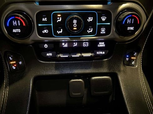 Used 2018 GMC Yukon SLT w/ Premium Edition image 36