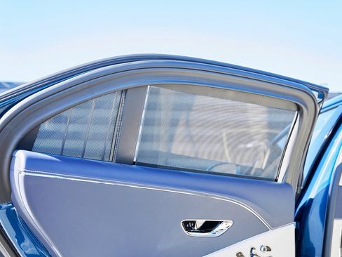 Used 2024 Bentley Flying Spur V8 image 46