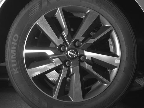 Used 2025 Nissan Versa SV image 15