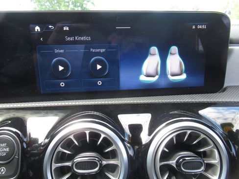 Used 2025 Mercedes-Benz CLA 250 4MATIC image 26