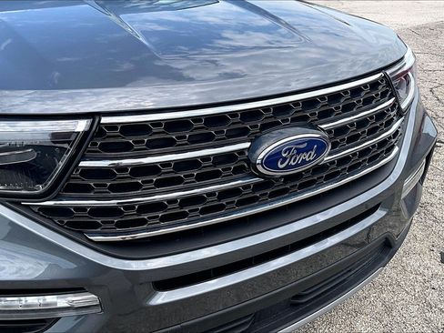Certified 2023 Ford Explorer XLT w/ Equipment Group 202A AWD/4WD image 31