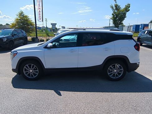 Used 2024 GMC Terrain SLT FWD image 7