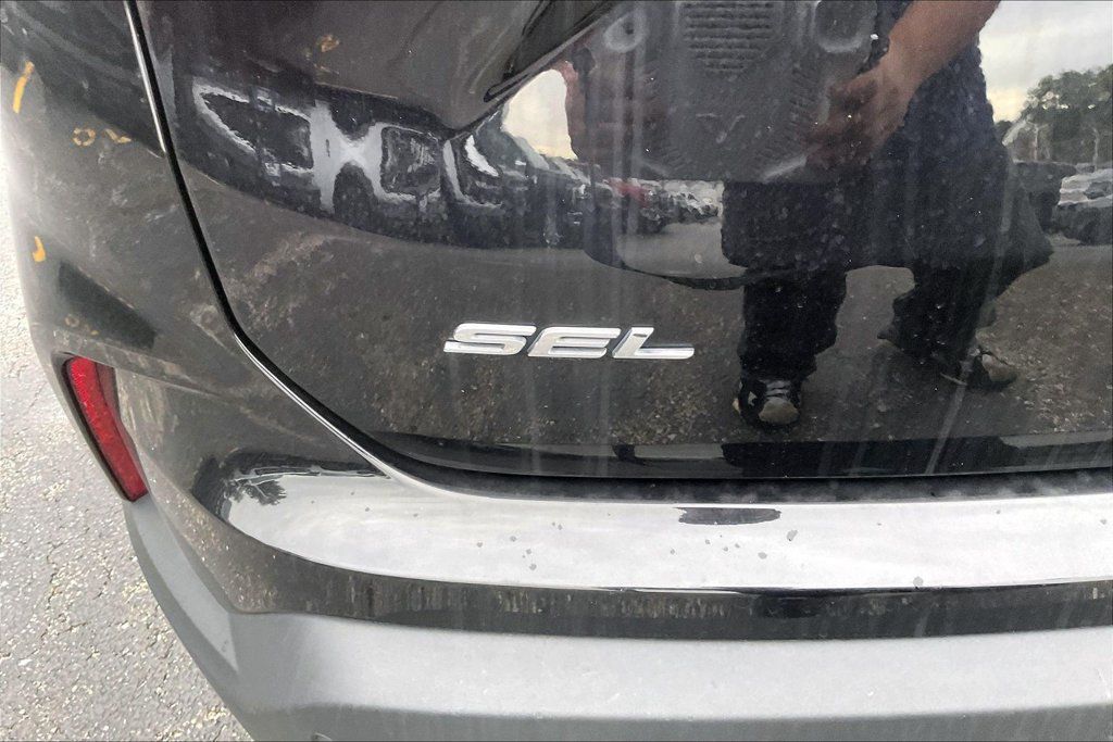 Used 2022 Ford Edge SEL w/ Convenience Package AWD/4WD image 7