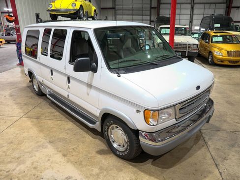 Used 1999 Ford E-150 and Econoline 150 RWD image 14